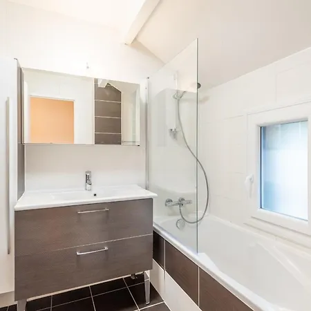בית נופש Alpiloc - Town House With Garden And Winter Lounge *