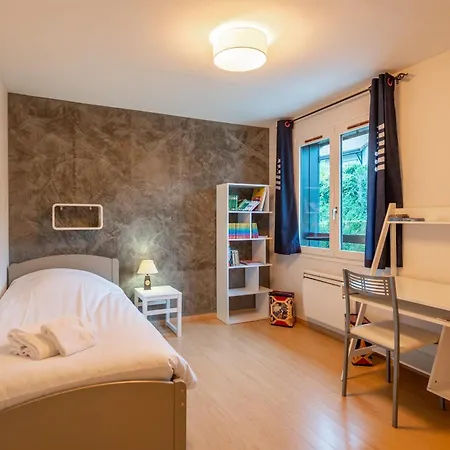 בית נופש Alpiloc - Town House With Garden And Winter Lounge *