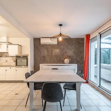 בית נופש Alpiloc - Town House With Garden And Winter Lounge